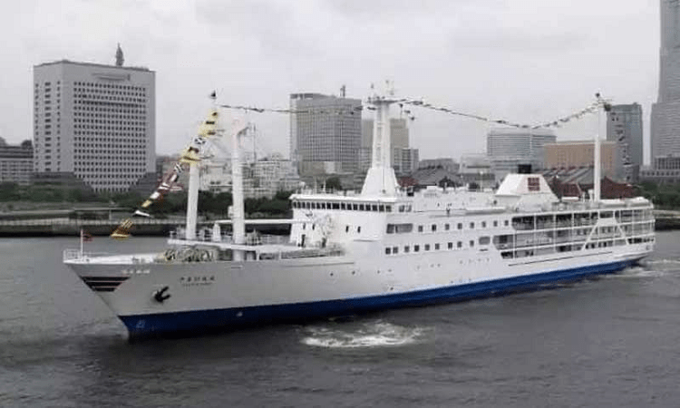Luxury cruise ‘Salvia Maru’ has arrived from Japan for tourists of Coxbazer-SaintMarteen.