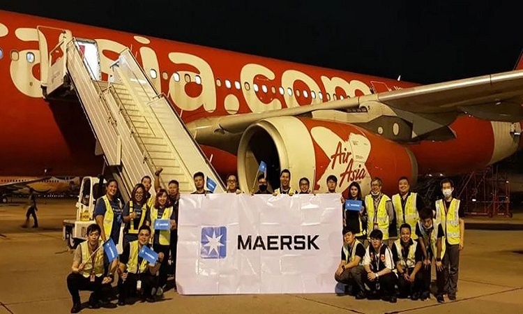 Maersk kicks off air freight services