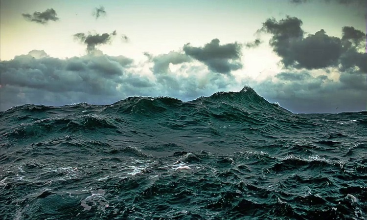 As the Oceans Warm, waves Intensity May Increase